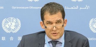 Kela med Pinochet, knäcka Assange