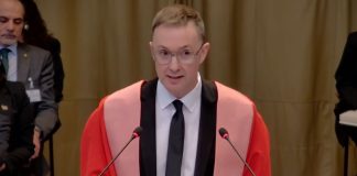 EN GLASKLAR HISTORIESKRIVNING OM PALESTINA